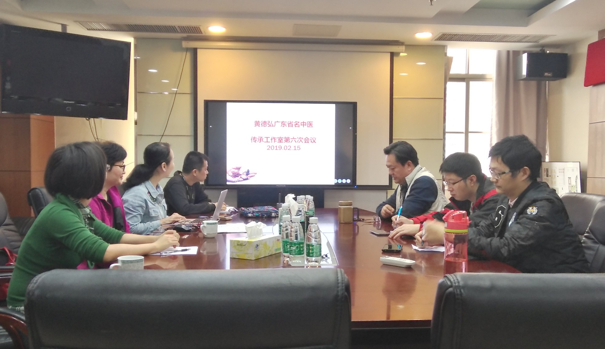 工作室召开工作例会6